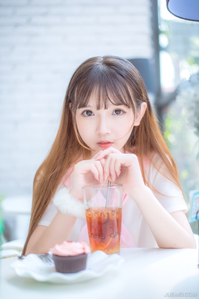 我看书，这使我多活几度生命。——三毛《亲爱的三毛》